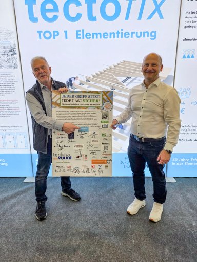Walter Bauer von Bauer Holzbau und  Peter Murnauer von BG BAU  (Foto: Bauer Holzbau)